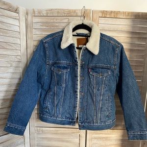 Levi’s Boyfriend Sherpa-lined Denim Trucker Jacket